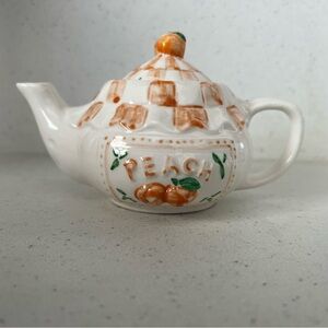 Vintage heritage pottery peachy tea pot